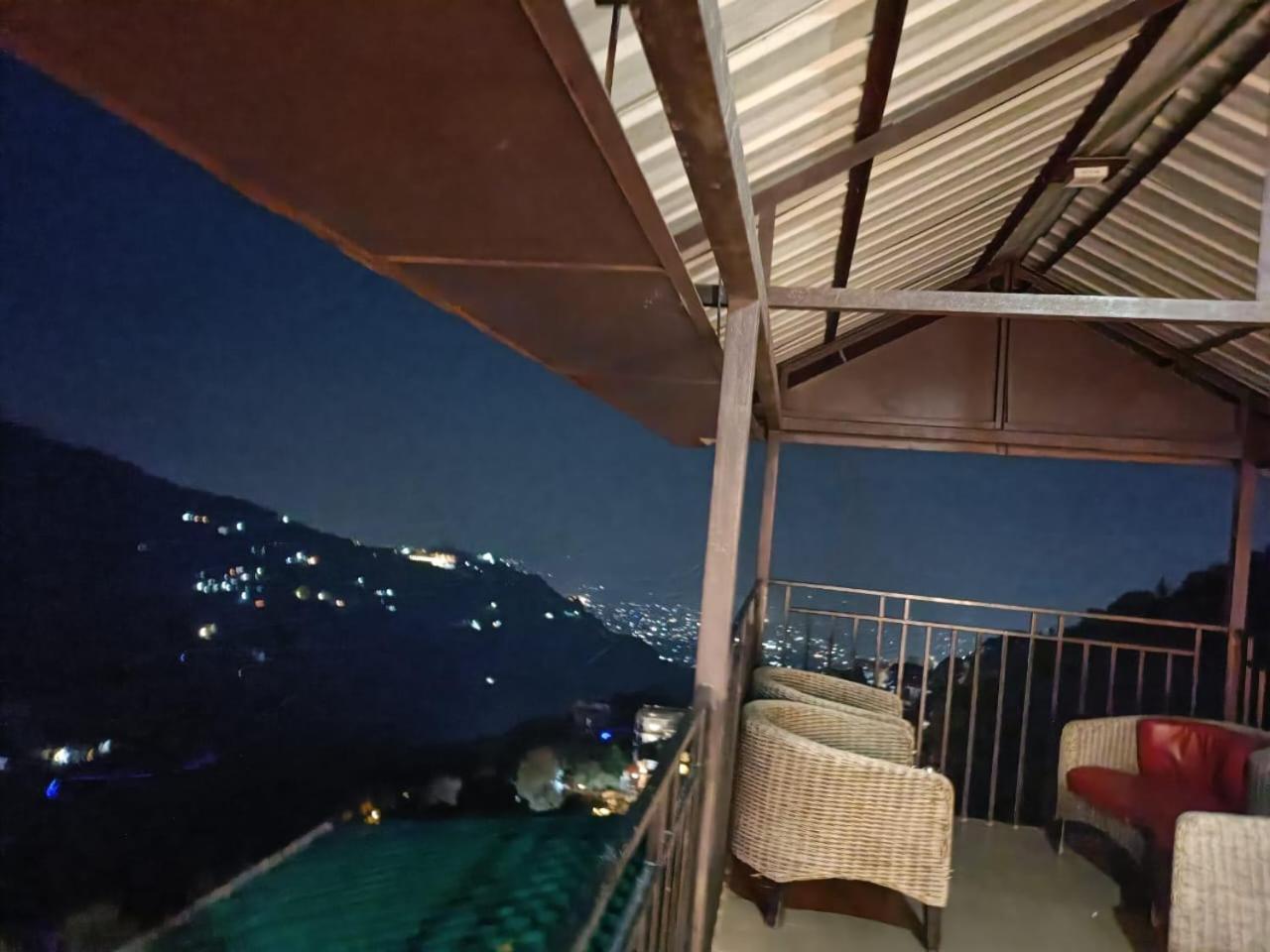 King Castle Mcleodganj-Centrally Heated And Air Cooled- Near Mall Road - Free Parking Дармсала Экстерьер фото
